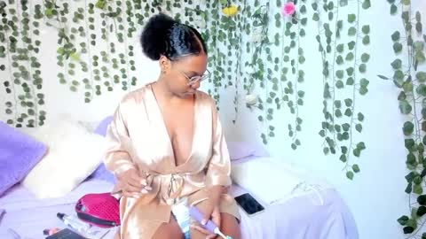 Snapshot of violeta_milleer chatting on 02/04/25, 02:21 Violeta online show from 02/04/25, 02:21