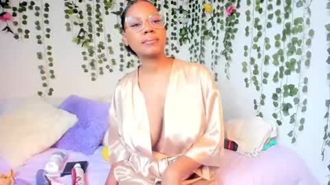 Snapshot of violeta_milleer chatting on 02/18/25, 02:27 Violeta online show from 02/18/25, 02:27