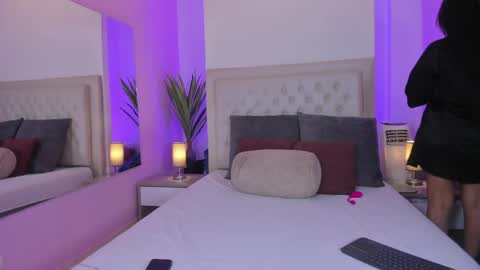 Sofi online show from 04/11/26, 03:22