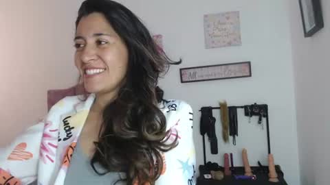 Snapshot of violeta_scott_ chatting on 06/16/26, 02:09 violeta_scott_ online show from 06/16/26, 02:09