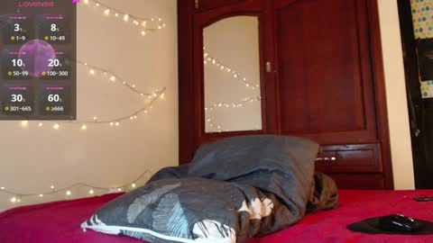 Snapshot of violetabitch chatting on 01/22/25, 07:57 Violetta Morningstar online show from 01/22/25, 07:57