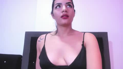 Snapshot of violetadumsper chatting on 01/28/25, 05:32 VioletaDums online show from 01/28/25, 05:32