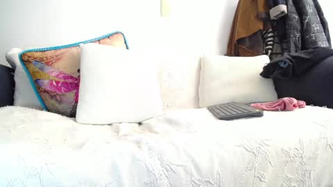 Snapshot of violetagomez_co chatting on 12/27/24, 03:04 Violeta Gmez online show from 12/27/24, 03:04