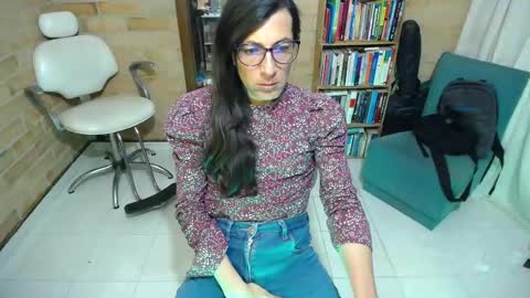 Snapshot of violetagomez_co chatting on 09/24/25, 02:59 Violeta Gmez online show from 09/24/25, 02:59
