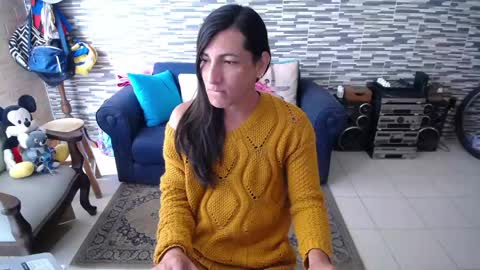Violeta Gmez online show from 04/19/26, 03:11
