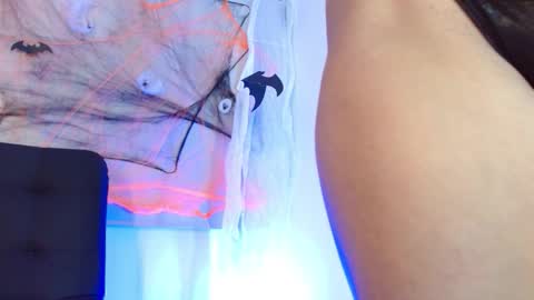 Violeta online show from 10/24/25, 04:14