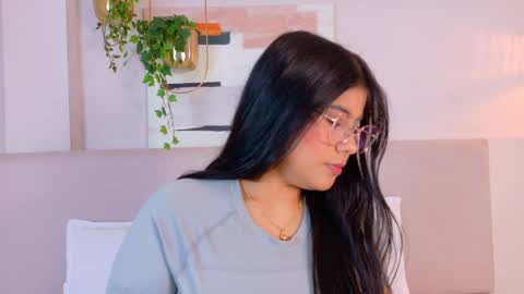 Violet online show from 05/25/26, 11:27