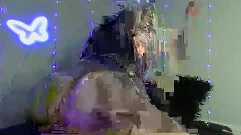 Snapshot of violetdream888 chatting on 10/17/25, 07:22 VioletDream online show from 10/17/25, 07:22