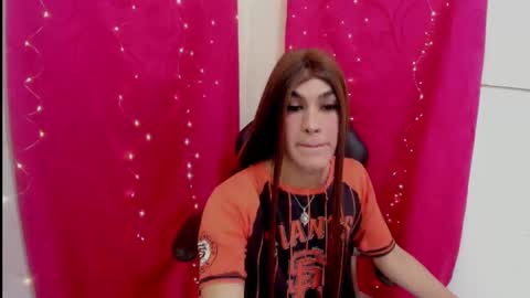 Snapshot of violetevans69 chatting on 11/23/25, 05:51 Violett online show from 11/23/25, 05:51