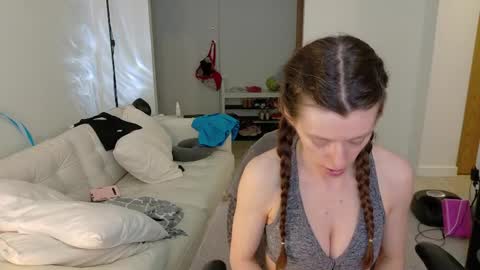 VioletFoxy online show from 05/28/26, 05:27