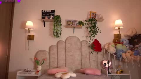 violeth___ online show from 02/17/26, 01:18