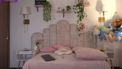 violeth___ online show from 03/31/26, 10:48