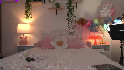 violeth___ online show from 05/22/26, 12:33