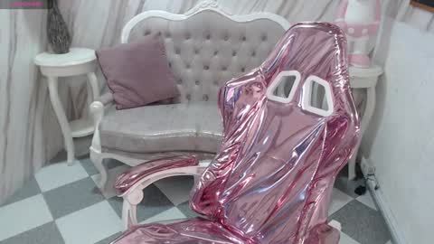 violeth_b online show from 12/09/24, 12:40