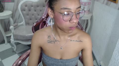 violeth_b online show from 12/10/24, 04:27