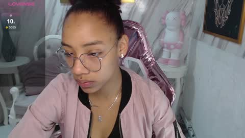 violeth_b online show from 01/07/25, 12:31