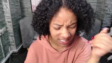 violeth_b online show from 09/15/25, 12:49