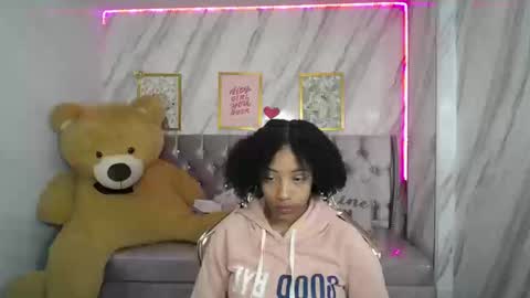 violeth_b online show from 09/19/25, 12:50