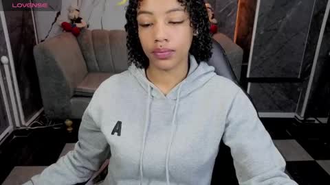 violeth_b online show from 04/15/26, 01:18