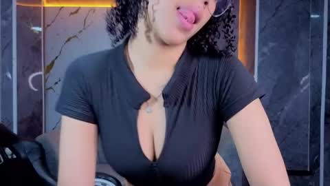 Snapshot of violeth_b chatting on 04/22/26, 01:12 violeth_b online show from 04/22/26, 01:12