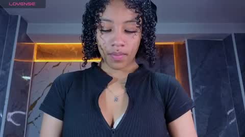 Snapshot of violeth_b chatting on 05/13/26, 01:30 violeth_b online show from 05/13/26, 01:30