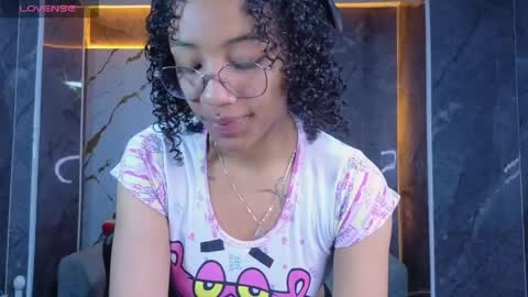 Snapshot of violeth_b chatting on 05/25/26, 12:44 violeth_b online show from 05/25/26, 12:44
