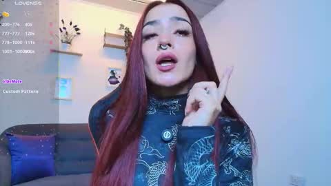 violeth_rosse_ online show from 12/17/25, 08:37