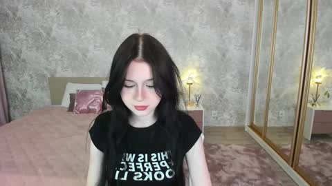 violetharmee online show from 04/29/26, 11:36