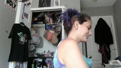 Snapshot of violethooper chatting on 09/18/25, 03:14 Violet Hooper online show from 09/18/25, 03:14
