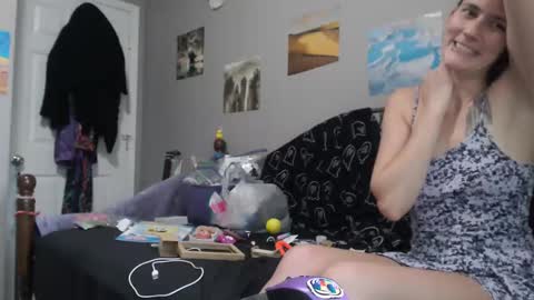 Snapshot of violethooper chatting on 09/22/25, 03:47 Violet Hooper online show from 09/22/25, 03:47