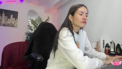 Snapshot of violetparkker chatting on 02/17/25, 11:23 violetparkker online show from 02/17/25, 11:23