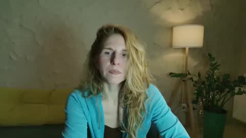 Violet  next stream December 6 online show from 03/03/25, 09:15