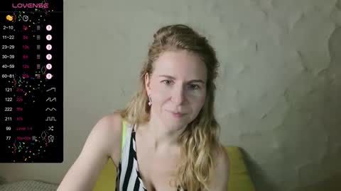 Violet  next stream December 6 online show from 12/13/25, 08:14