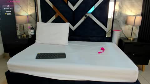 Snapshot of violetrose_as chatting on 10/26/25, 07:31 Violet Rose online show from 10/26/25, 07:31