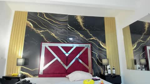 Snapshot of violetrose_as chatting on 12/18/25, 08:59 Violet Rose online show from 12/18/25, 08:59