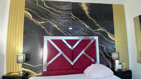 Snapshot of violetrose_as chatting on 12/19/25, 08:16 Violet Rose online show from 12/19/25, 08:16