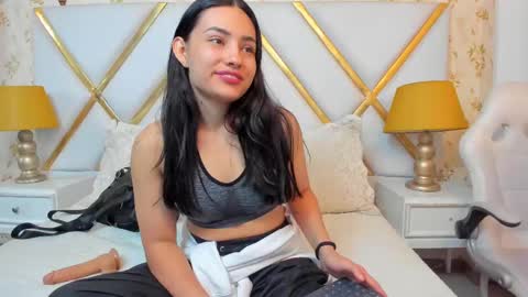 Violet Rousse online show from 10/28/25, 02:31