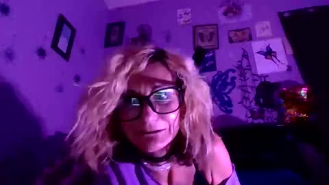 Snapshot of violetsprings7 chatting on 03/27/26, 11:54 violetsprings7 online show from 03/27/26, 11:54