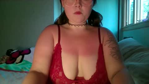 Snapshot of violetsunflower chatting on 06/04/26, 12:38 VioletSunflower online show from 06/04/26, 12:38