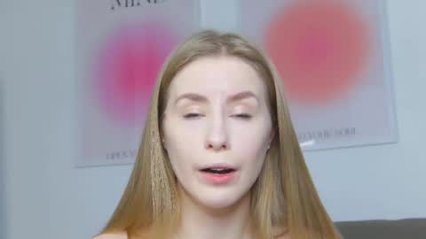 Snapshot of violetswone chatting on 02/06/26, 05:34 VioletSwone online show from 02/06/26, 05:34