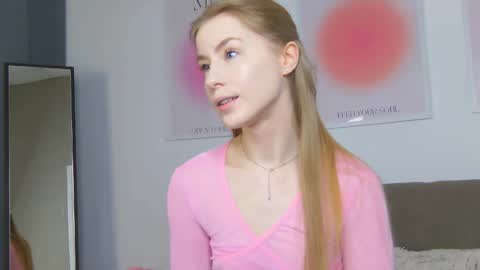 Snapshot of violetswone chatting on 02/22/26, 05:08 VioletSwone online show from 02/22/26, 05:08