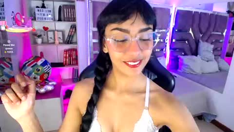 Snapshot of violett_garden chatting on 07/08/26, 11:26 Violet online show from 07/08/26, 11:26