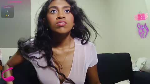 Snapshot of violett_lara chatting on 01/27/25, 10:38 violett online show from 01/27/25, 10:38