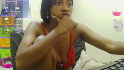 Snapshot of violett_lara chatting on 03/12/25, 10:39 violett online show from 03/12/25, 10:39