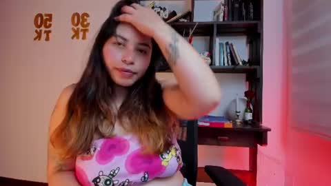 Snapshot of violett_red chatting on 06/17/26, 03:53 Violeta online show from 06/17/26, 03:53