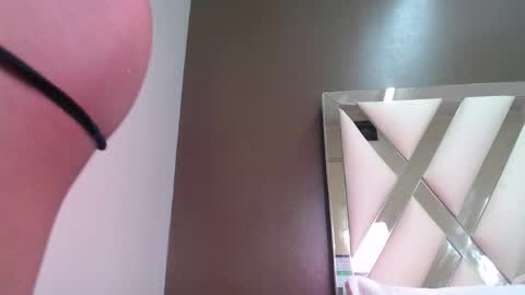 V I O L E T T E  online show from 06/02/26, 04:53