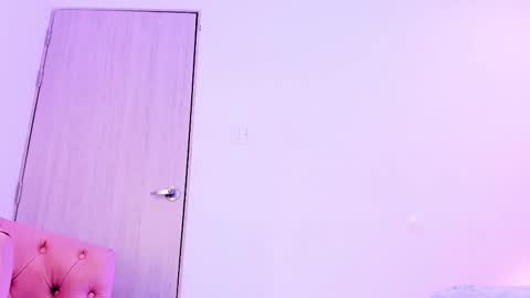 Snapshot of violetta_foxx1 chatting on 02/26/26, 07:35 violeta online show from 02/26/26, 07:35