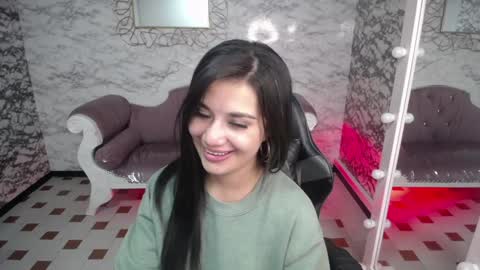 Snapshot of violetta_jhonson_v chatting on 12/24/24, 02:01 Violetta online show from 12/24/24, 02:01