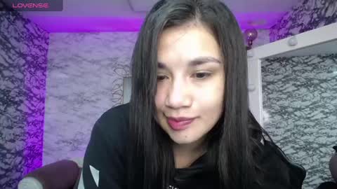 Snapshot of violetta_jhonson_v chatting on 02/13/25, 04:00 Violetta online show from 02/13/25, 04:00