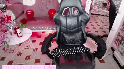 Snapshot of violetta_jhonson_v chatting on 02/14/25, 10:38 Violetta online show from 02/14/25, 10:38